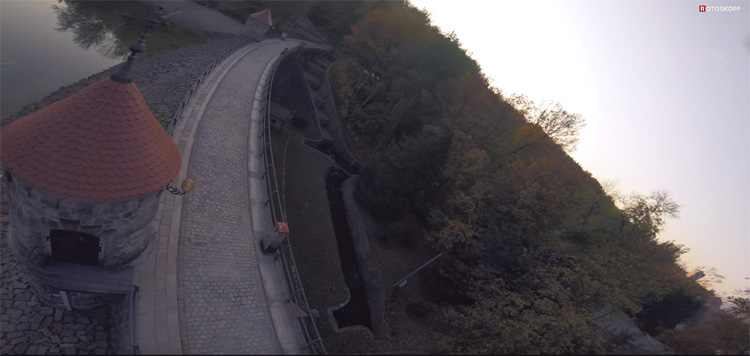 Racen over het water bij de Tsjechische Liberec Dam