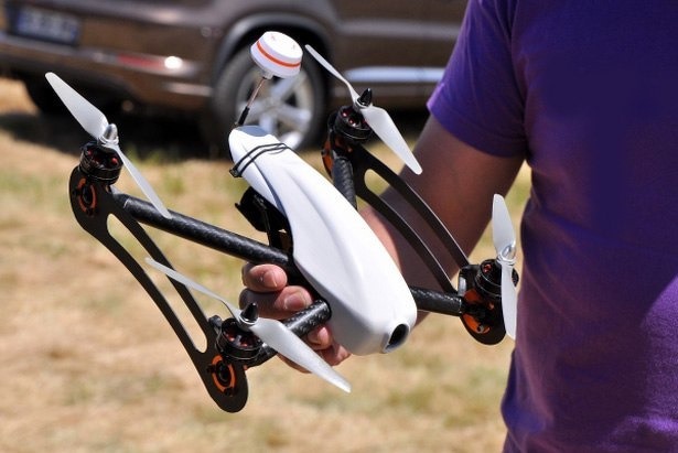 sky-hero-fpv-racing-drone-quadcopter-demonstratie