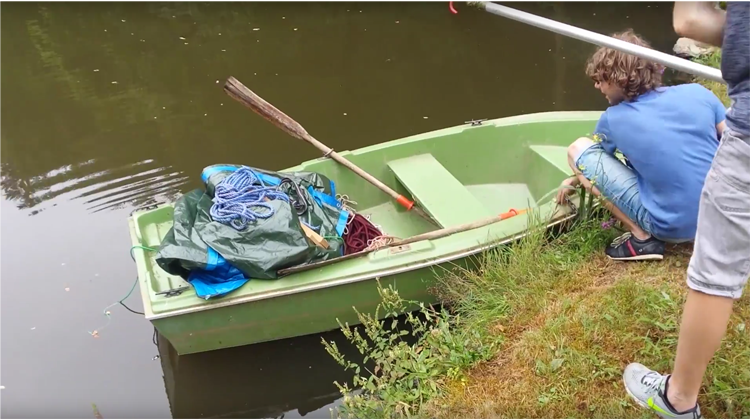 Drone uit boom gered in Frankrijk