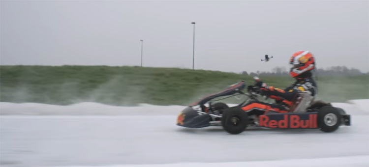 Max verstappen in kart gevolgd door racedrone