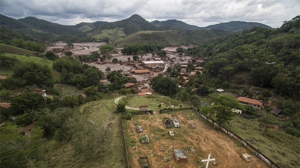 dronestagram-foto-wedstrijd-10-paracatu-cemiterio-alexandre-salem